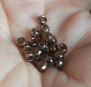 7/0 Czech Matubo Seed Beads Senegal Brown Violet